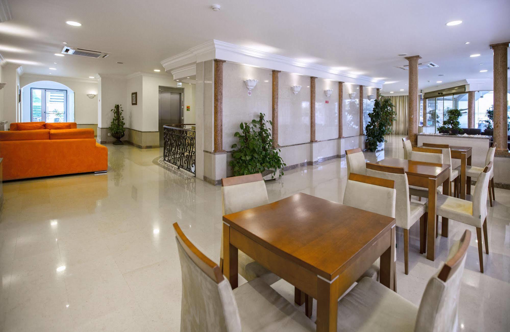 Avenida De Hotel Fátima